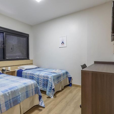 Hotel Lisbor Francisco Beltrao Bagian luar foto