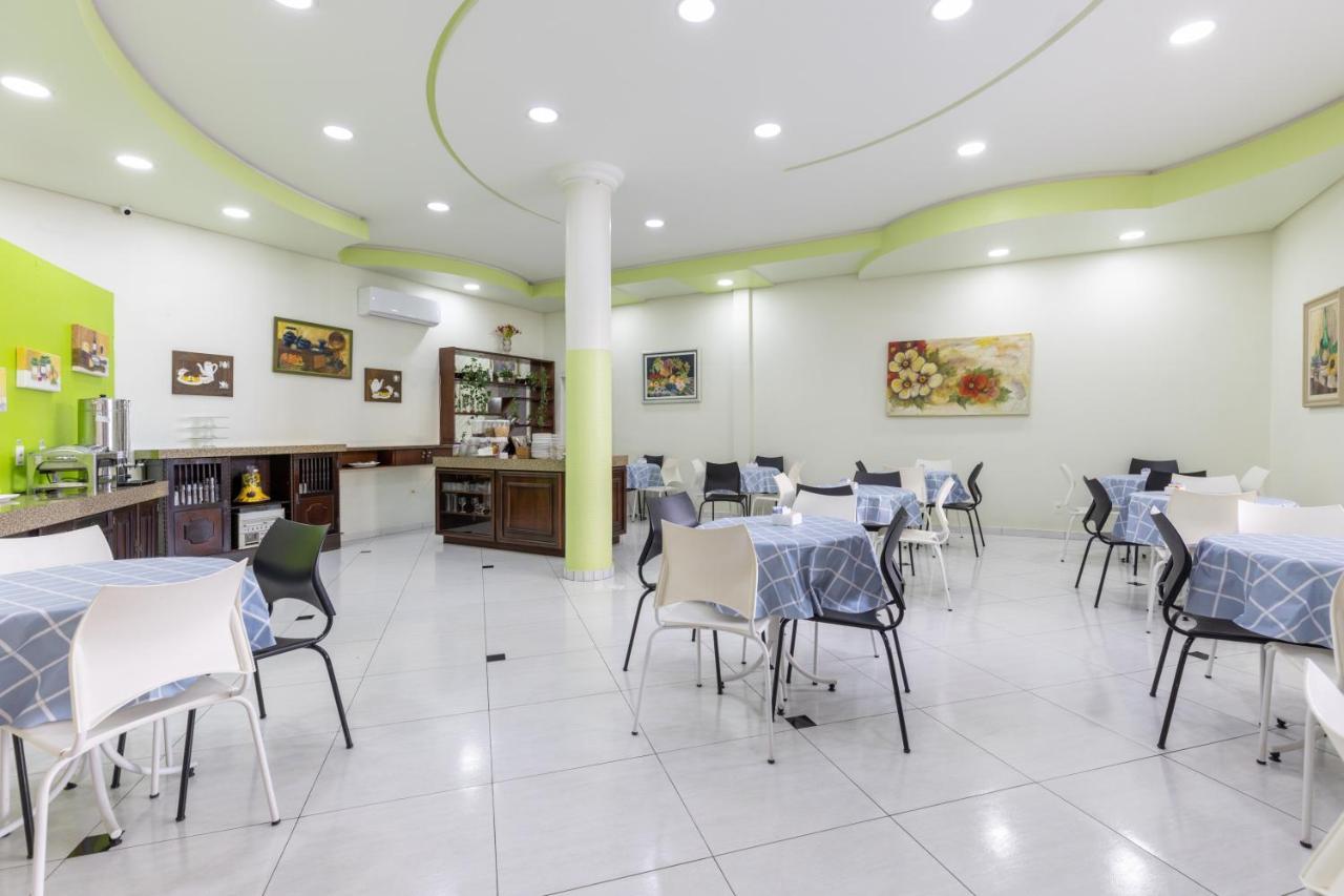 Hotel Lisbor Francisco Beltrao Bagian luar foto